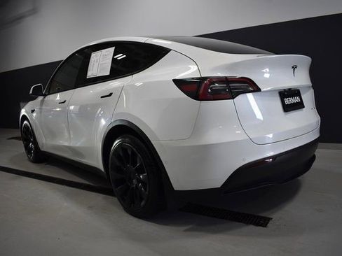 Used 2021 Tesla Model Y Long Range image 3