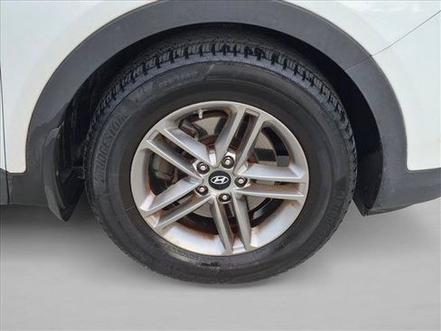Used 2018 Hyundai Santa Fe Sport w/ 2.4L Value Package 02 FWD image 3