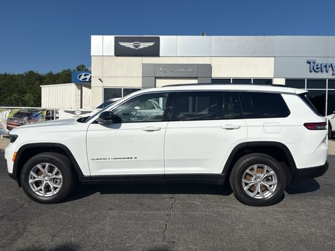Used 2023 Jeep Grand Cherokee L Limited AWD/4WD image 4