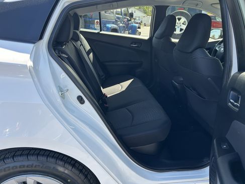 Used 2016 Toyota Prius Two FWD image 10