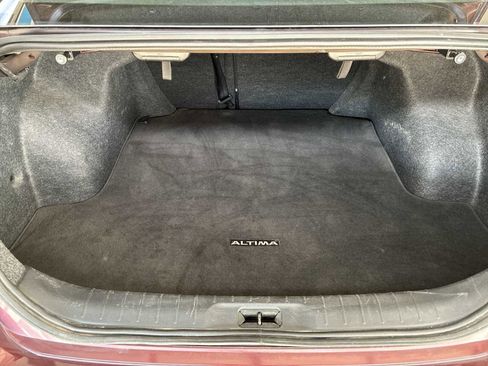 Used 2025 Nissan Altima 2.5 SV image 19