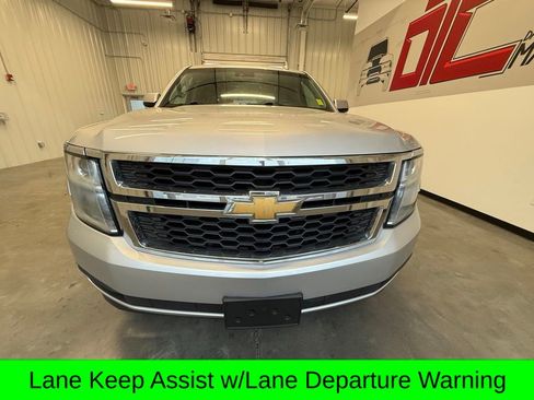 Used 2019 Chevrolet Suburban LT image 13
