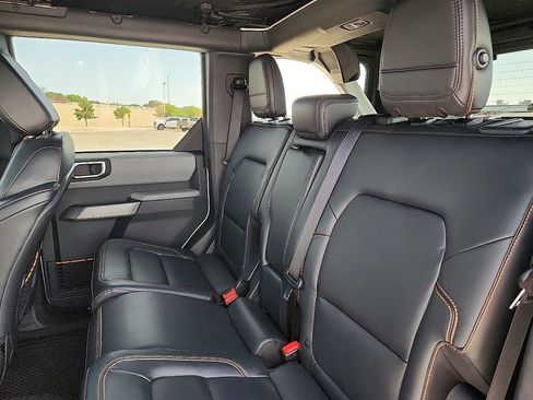 Used 2023 Ford Bronco Badlands AWD/4WD image 5