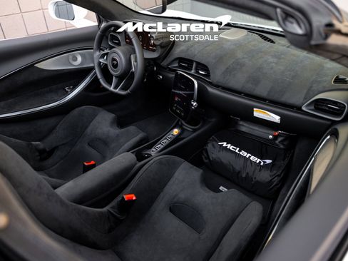 Used 2025 McLaren Artura Spider image 37