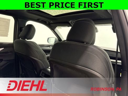 New 2025 Jeep Grand Cherokee Laredo X image 12