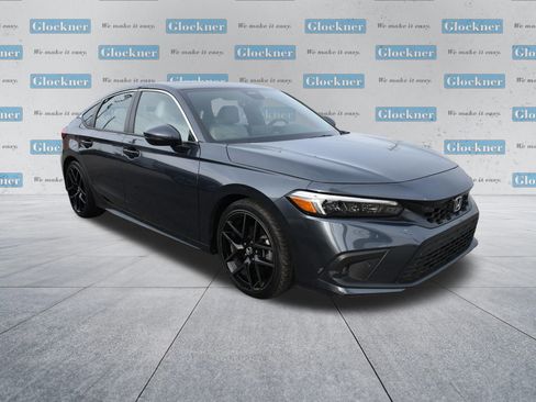 Used 2024 Honda Civic Sport Touring image 3