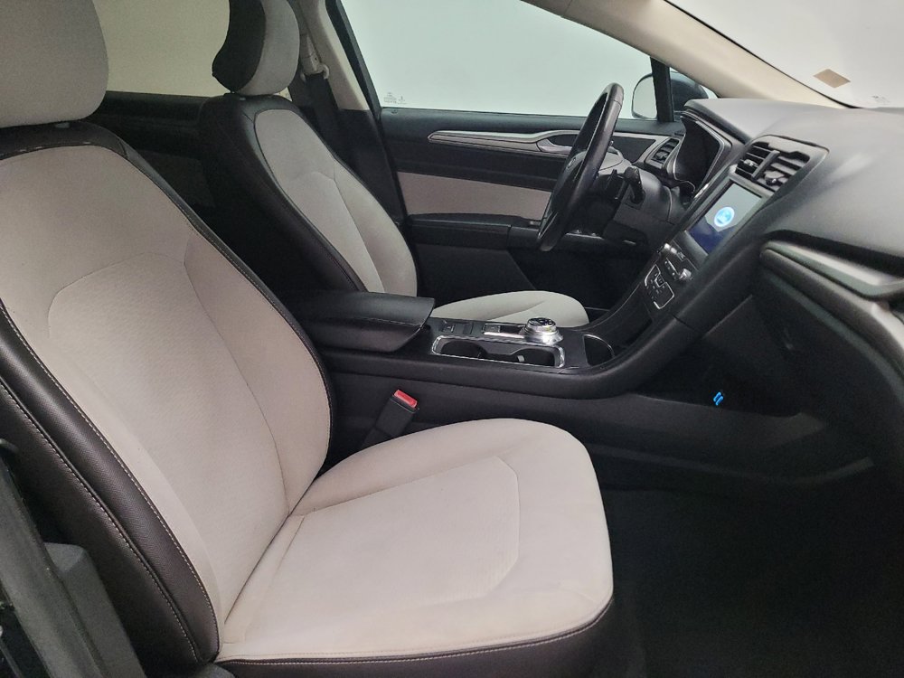 Used 2019 Ford Fusion SE w/ Equipment Group 151A FWD image 21