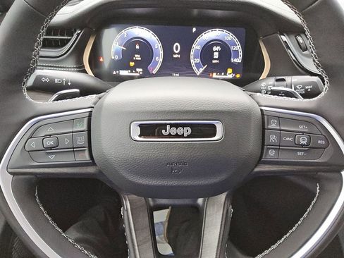 New 2026 Jeep Grand Cherokee Altitude image 25