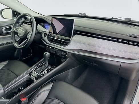 Certified 2022 Jeep Compass Latitude w/ Sun and Sound Group image 40