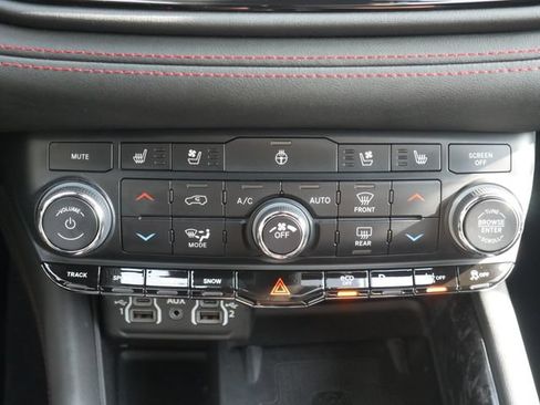 Used 2024 Dodge Durango R/T AWD/4WD image 25