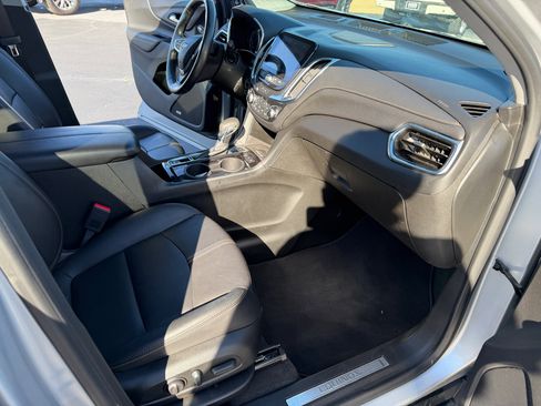 Used 2022 Chevrolet Equinox Premier image 15