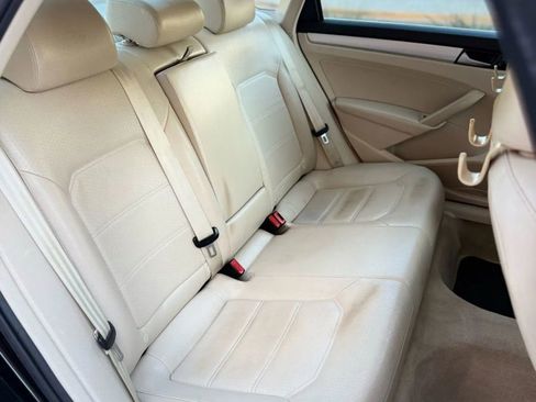 Used 2012 Volkswagen Passat 2.5 SE image 21