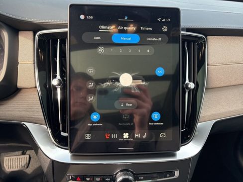 New 2026 Volvo XC90 B6 Plus w/ Protection Package Premier AWD/4WD image 26