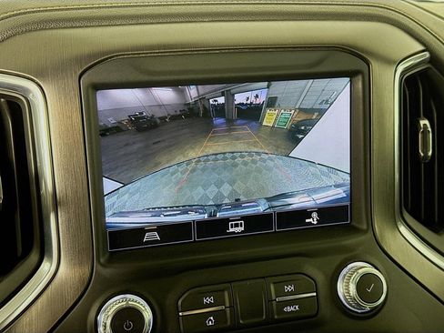 Certified 2021 GMC Sierra 1500 AT4 w/ AT4 Preferred Package image 18