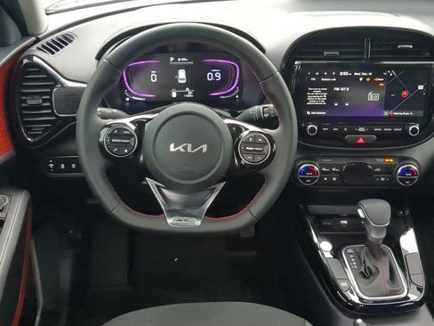 Certified 2025 Kia Soul GT-Line image 13