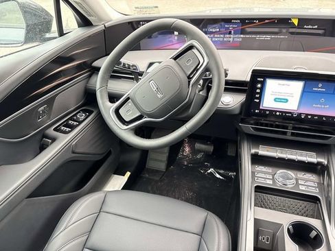 New 2026 Lincoln Nautilus Premier w/ Jet Appearance Package AWD/4WD image 14