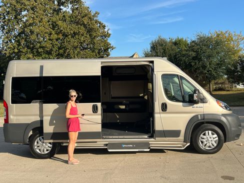 Used 2017 RAM ProMaster 2500 w/ Premium Appearance Group image 12