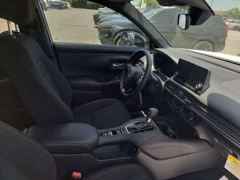 Certified 2025 Honda HR-V Sport image 27