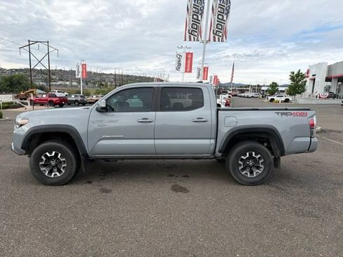 Used 2020 Toyota Tacoma TRD Off-Road w/ TRD Premium Off Road Package AWD/4WD image 6