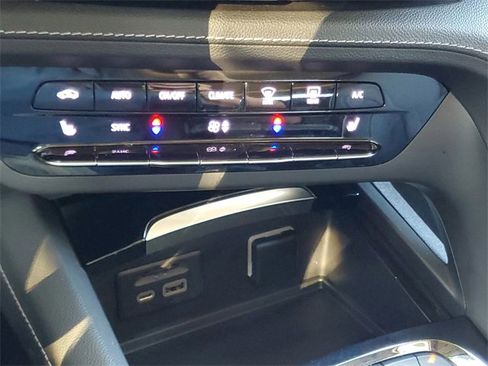 Certified 2021 Buick Envision Essence w/ Technology Package I image 28