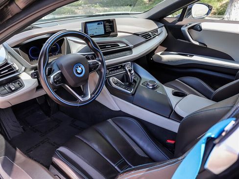 Used 2017 BMW i8 image 20
