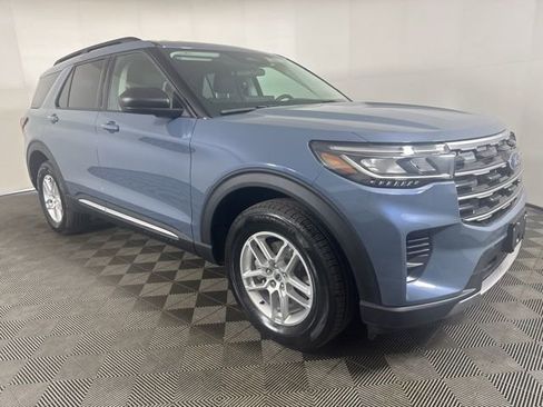Certified 2025 Ford Explorer Active AWD/4WD image 1