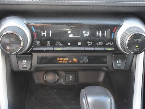 Used 2021 Toyota RAV4 XLE image 27