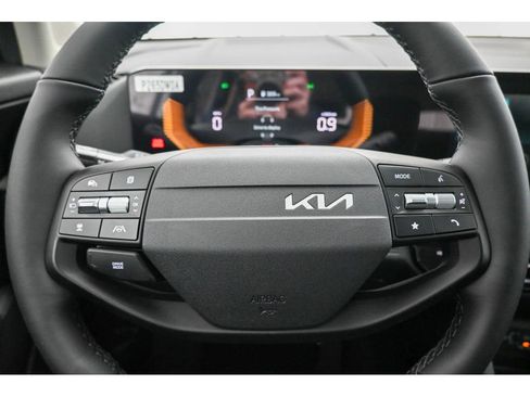 New 2026 Kia Sportage LX image 18