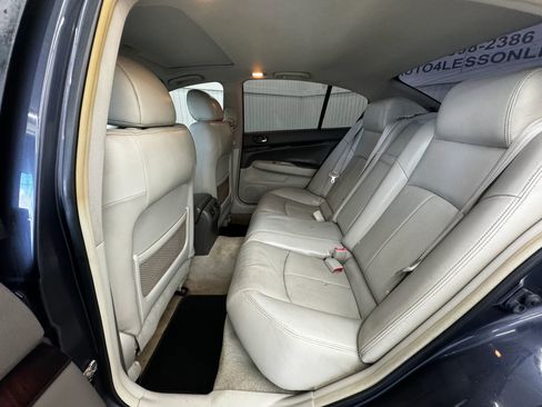 Used 2011 INFINITI G37 x Sedan w/ Premium Pkg image 11
