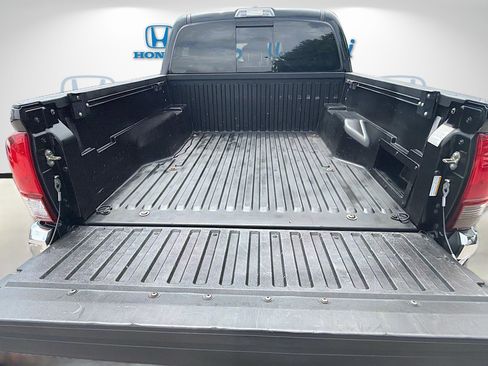 Used 2020 Toyota Tacoma SR5 image 26