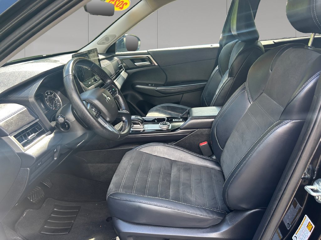 Used 2025 Mitsubishi Outlander SE AWD/4WD image 11