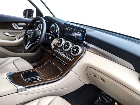 Used 2022 Mercedes-Benz GLC 300 image 16
