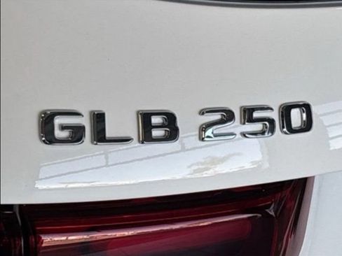 New 2026 Mercedes-Benz GLB 250 4MATIC image 5