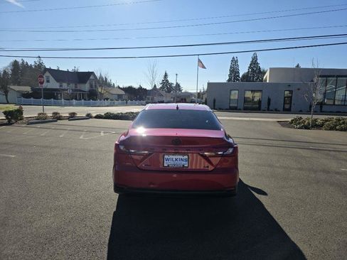 Used 2025 Toyota Camry LE image 6