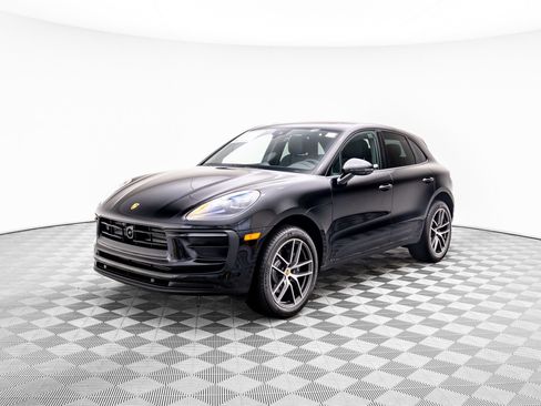 Certified 2025 Porsche Macan image 1