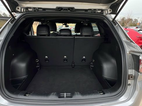 Used 2024 Jeep Compass Latitude image 13