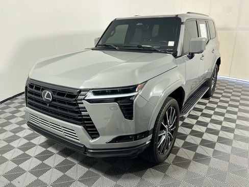 Used 2024 Lexus GX 550 w/ Accessory Package (Z1) AWD/4WD image 7