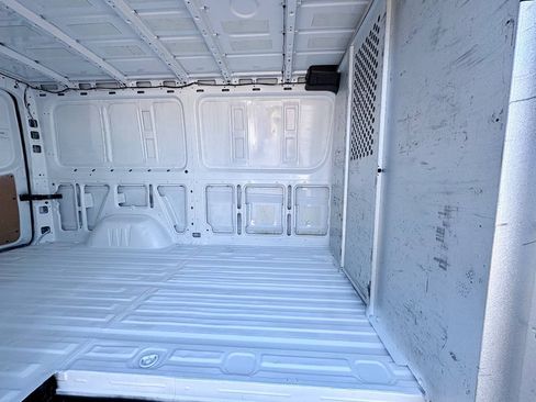 Used 2017 Mercedes-Benz Sprinter 2500 image 21