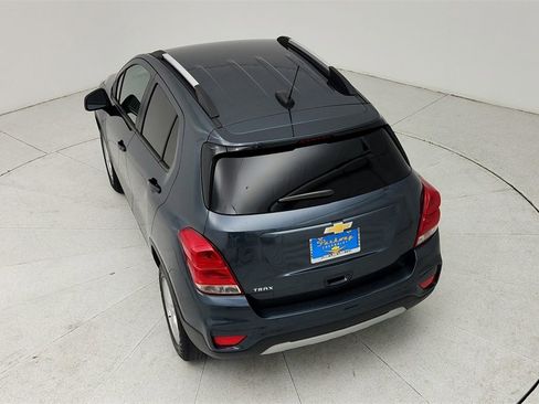 Used 2022 Chevrolet Trax LT w/ LT Convenience Package image 36