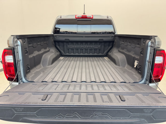Used 2023 GMC Canyon Denali AWD/4WD image 8