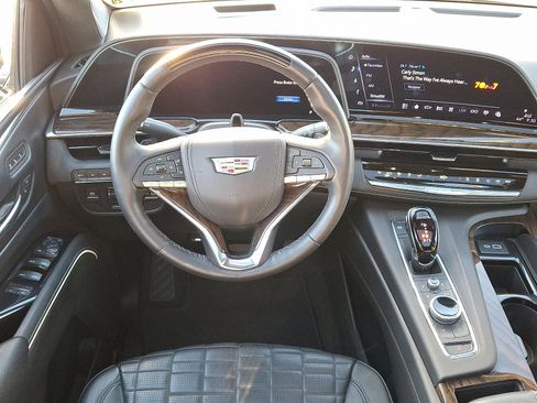 Used 2024 Cadillac Escalade Sport Platinum w/ LPO, ONYX Package image 10