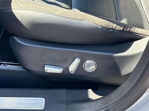 Used 2025 Lincoln Nautilus Reserve w/ Jet Appearance Package image 26