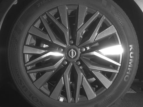 Used 2025 Nissan Altima 2.5 SV image 12