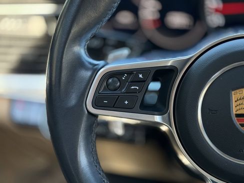 Used 2020 Porsche Panamera image 45