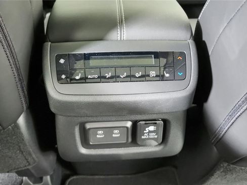 New 2026 Nissan Pathfinder Platinum AWD/4WD image 16