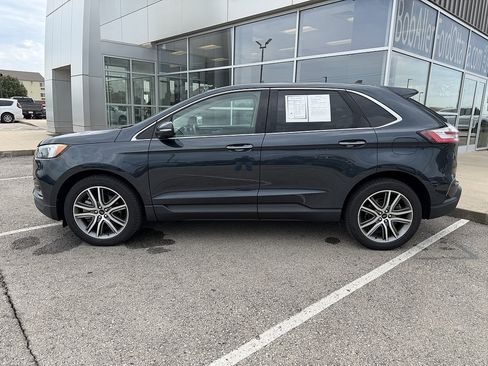 Used 2023 Ford Edge Titanium AWD/4WD image 2
