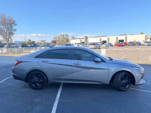 Used 2023 Hyundai Elantra Blue FWD image 7