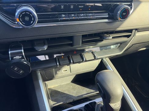 Used 2024 Chevrolet Colorado Trail Boss w/ Technology Package image 19