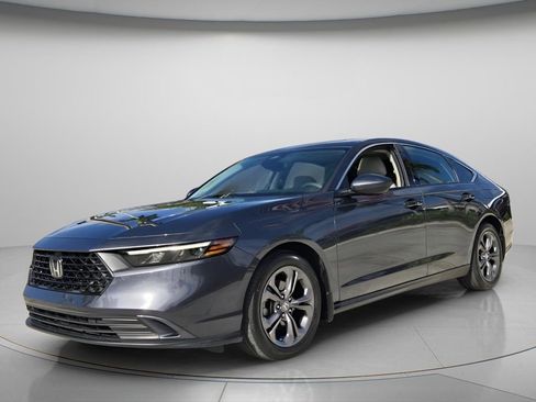 Used 2023 Honda Accord EX image 9