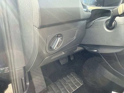 Used 2024 Volkswagen Tiguan Wolfsburg Edition image 27